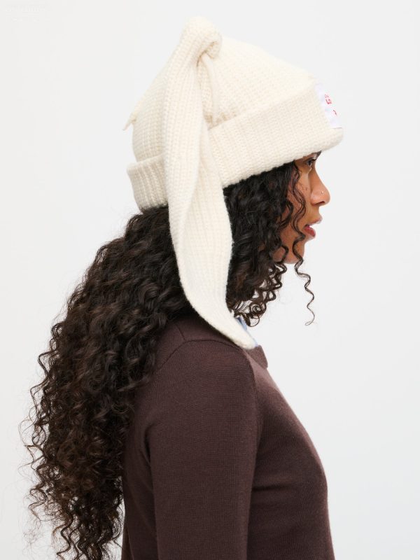 CHUNKY RABBIT BEANIE in ECRU