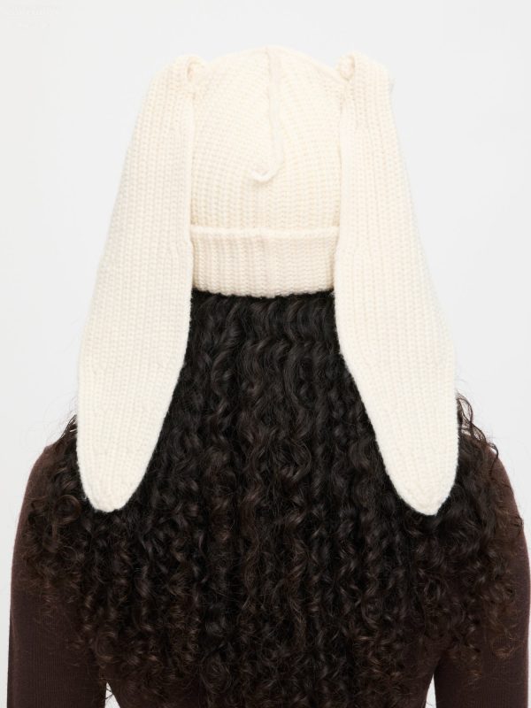 CHUNKY RABBIT BEANIE in ECRU