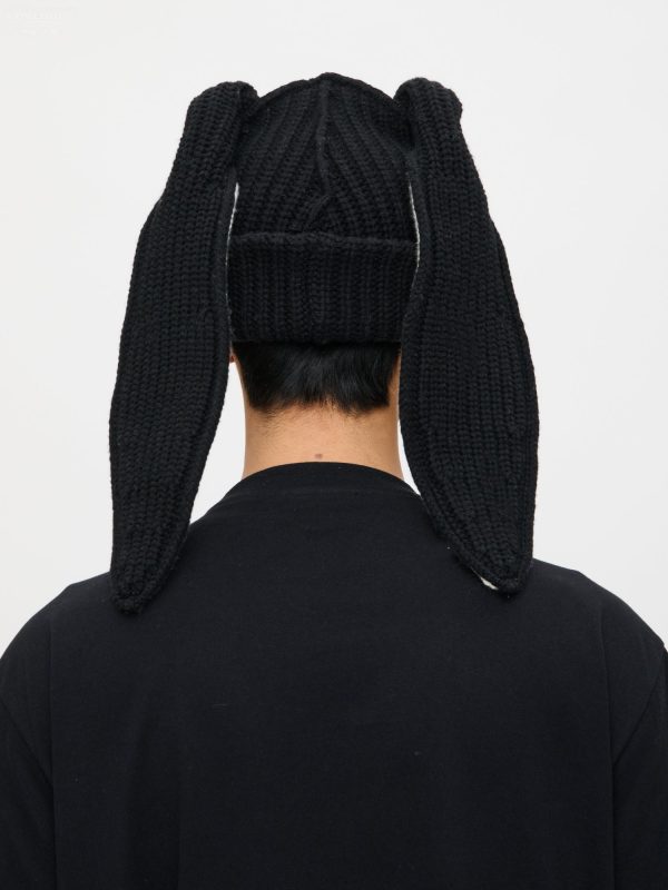 CHUNKY RABBIT BEANIE in BLACK ECRU