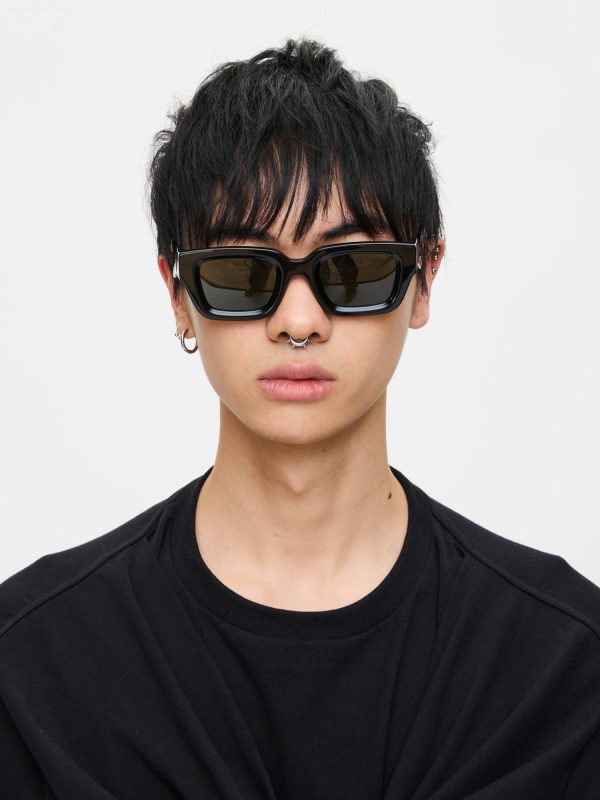 TOPSY TURVY SUNGLASSES in BLACK